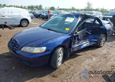 2001 Honda Accord 2.3 Ex z USA, uszkodzony, nr VIN 1HGCG66831A104813